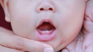 ПЕРВЫЕ ЗУБЫ У РЕБЕНКА | Как облегчить ребёнку боль при прорезывании зубов