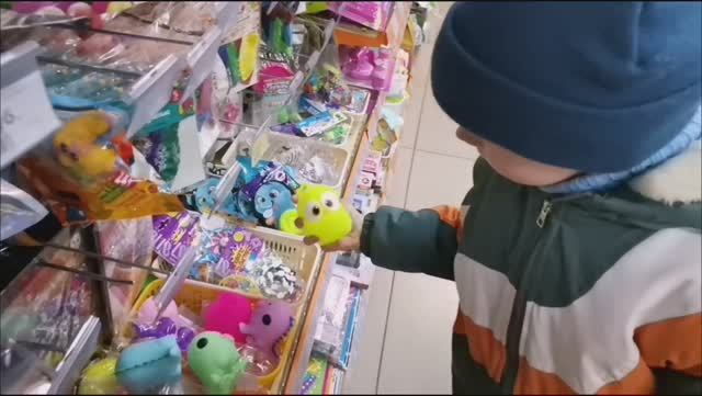 В магазине ?? смотреть онлайн