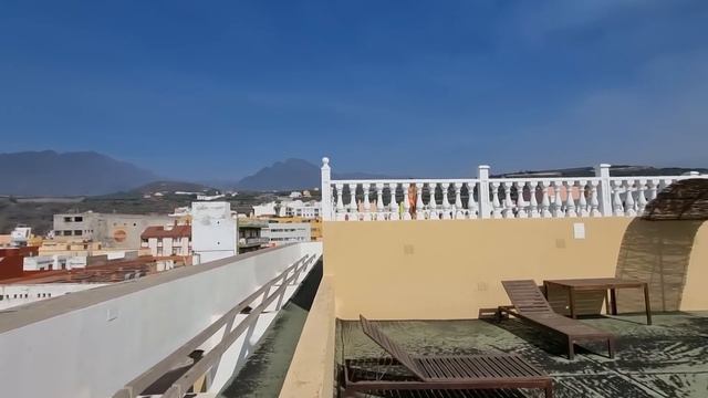 Lava fires close to the ocean. Seen from Tazacorte, La Palma, from my hotel. смотреть онлайн