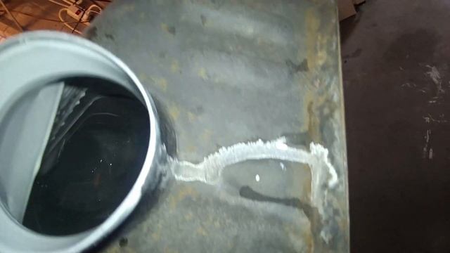 Part 2 1978 VW T2 Camper Bus -Gas Tank Removal & sealing - engine & transmission hookup смотреть онлайн