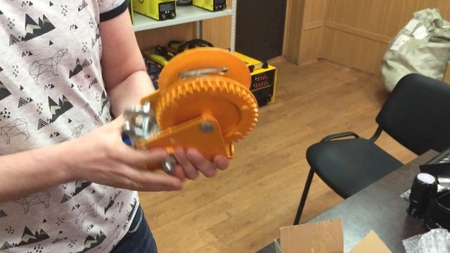 Лебедка ручная LRB 1200 544 кг канат 10 м. LB