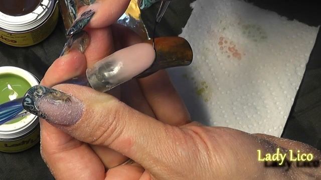 Работа с витражными красками. Салон красоты LADY LICO. Преподаватель Альмира Шарова.