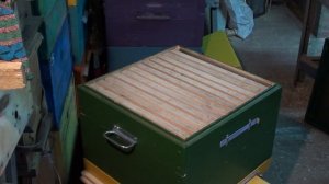 Улей Дадан. Как сделать улучшеный улей Дадан на 12 рамок. Отъёмное дно. Съёмная прилетная доска.