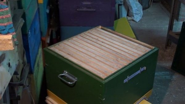 Улей Дадан. Как сделать улучшеный улей Дадан на 12 рамок. Отъёмное дно. Съёмная прилетная доска.