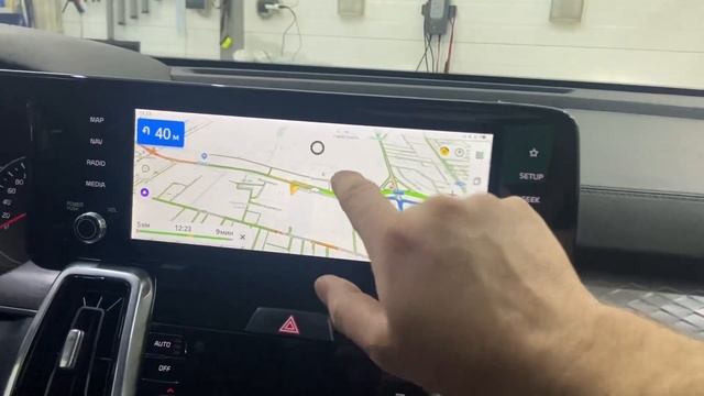 KIA Sorento. Ютуб на штатный монитор и многое другое смотреть онлайн