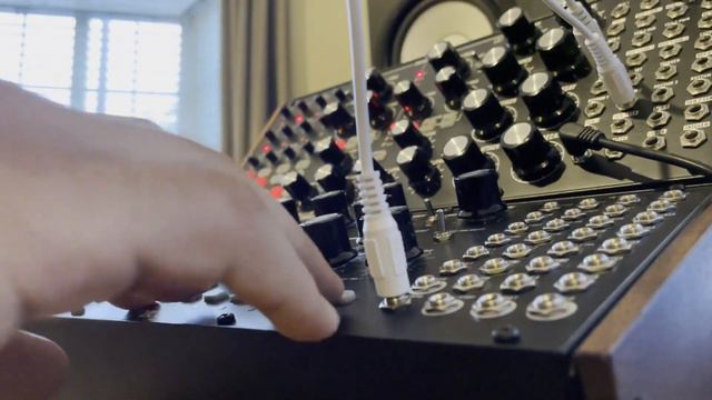 Moog Sound Studio Jam - Moog Subharmonicon and Moog Mother 32 смотреть онлайн
