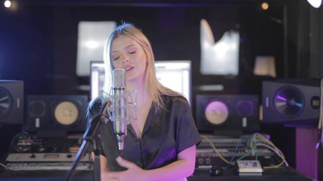 Forget Me - Lewis Capaldi // Brittany Maggs (cover) смотреть онлайн