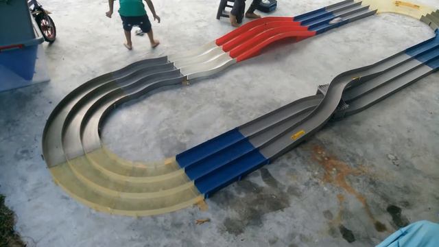 Umar & Uzair Junior Tamiya Racer смотреть онлайн