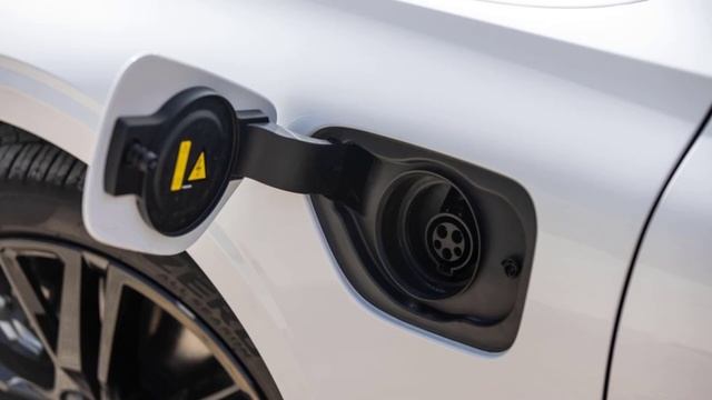 2023 Volvo S60 Recharge Makes the Leap - TESTED смотреть онлайн