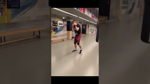 Школа Бокса - Шаги В Боксе смотреть онлайн