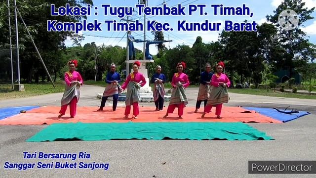 TARI BERSARUNG RIA - Sanggar Buket Sanjong B | PESTA RAKYAT KARIMUN 2020 | Kat. Tari Kreasi Daerah смотреть онлайн