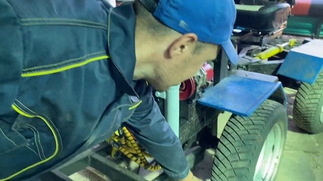 Самодельный глушитель на мини трактор переломка. смотреть онлайн