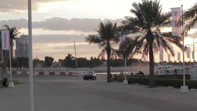 New Nissan JUKE-R vs Supercars Dubai STREET CHALLENGE 2012 смотреть онлайн