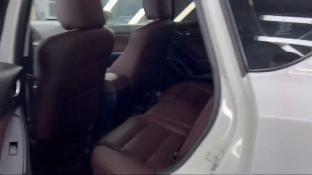 Перетяжка салона Mazda CX-5 с ткани на кожу с перфорацией смотреть онлайн