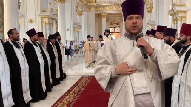 Праздничное Всенощное бдение накануне Преображения Господня смотреть онлайн