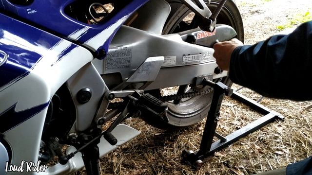 Небольшое ТО \ Замена тормозных колодок Подтяжка цепи на Honda CBR600F3 смотреть онлайн