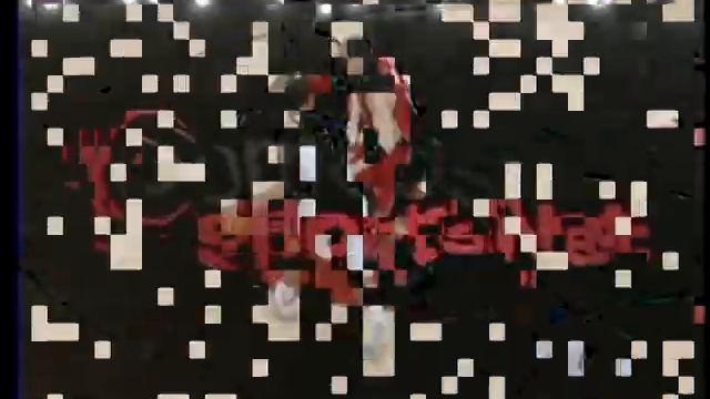 Brandon Roy's amazing hand-switching layup!! against Raptors смотреть онлайн