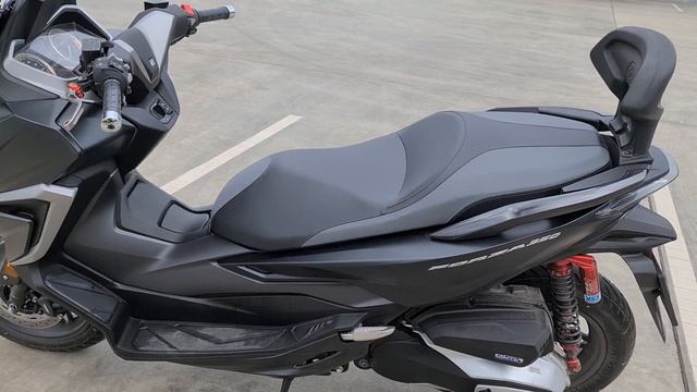 Forza 350 c'est une grosse baffe pour le xmax 300??? смотреть онлайн