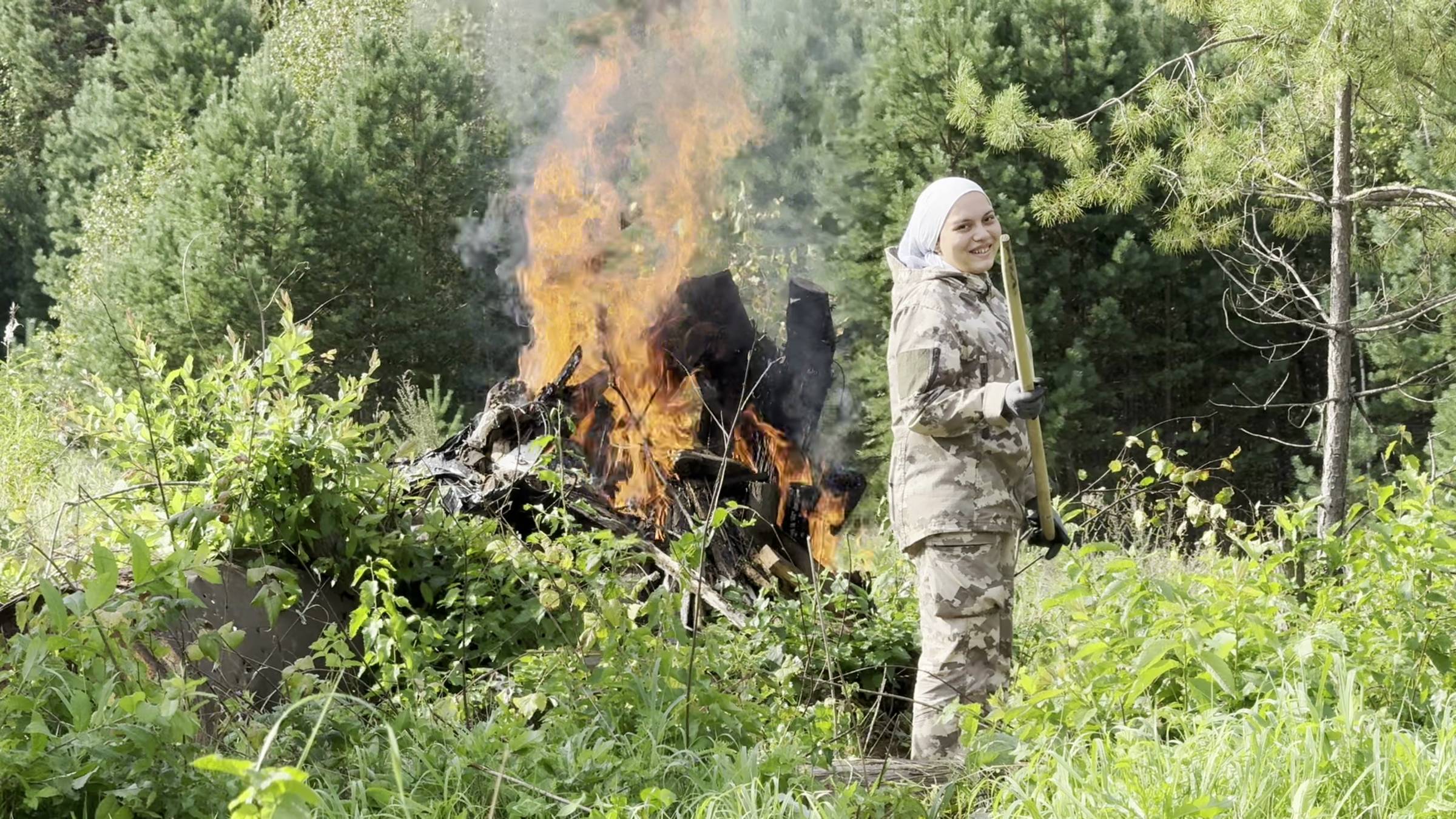 Утепляем ДЕДОВСКИЙ ДОМ и готовим место для будущей бани смотреть онлайн