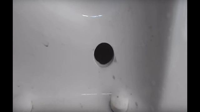 Зачем бывалые дачники сверлят дырку в унитазе? смотреть онлайн