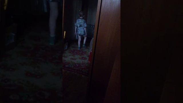 Четырех летний пацан рвет танцпол смотреть онлайн