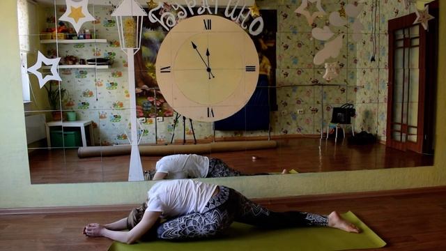 Утренняя йога с Огневой Дарьей. Часть 1 смотреть онлайн