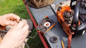 Оборвалась веревка стартера бензопилы пришлось заменить