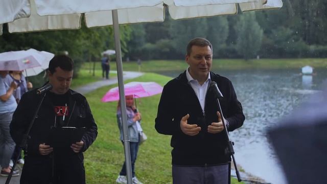 Любовь с первого взгляда: у лебедя Дуси появилась спутница Августина смотреть онлайн