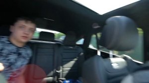 ГОПНИКИ ПРИЖАЛИ МАШИНУ В ТУПИК. ПОЛИЦЕЙСКИЙ ПОМОГ РАЗОБРАТЬСЯ С ГОПОТОЙ