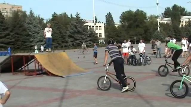 Волгодонск..Выпускники 2010_День молодёжи-брейк смотреть онлайн