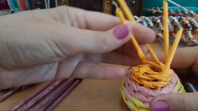 "Чудо-птички". Мастер-класс. Плетение из бумажных трубочек смотреть онлайн