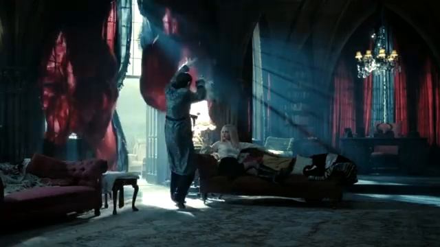 Angelique Bouchard (Eva Green) // Dark Shadows смотреть онлайн