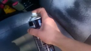 Чистка сидений пенным очистителем