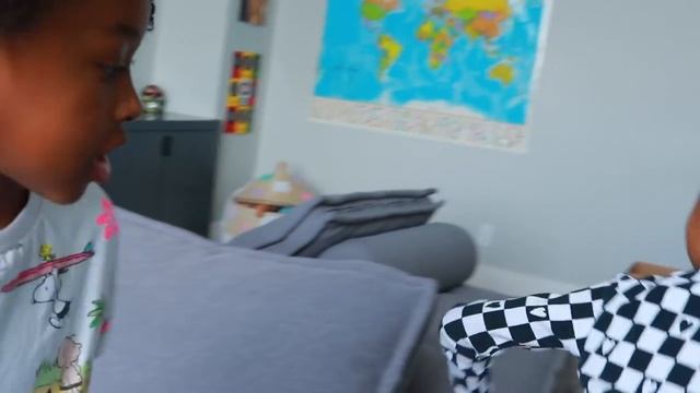 Sekora & Sefari Act Out Their Favorite TV & Movie Scenes смотреть онлайн