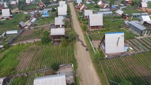 Юный гонщик на квадроцикле. смотреть онлайн
