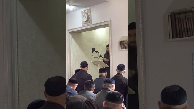 Центральная Мечеть Имама Умара Ибну Хаттаб в 2-м Микрорайоне города Грозный, Проповедь Читает Щамил смотреть онлайн