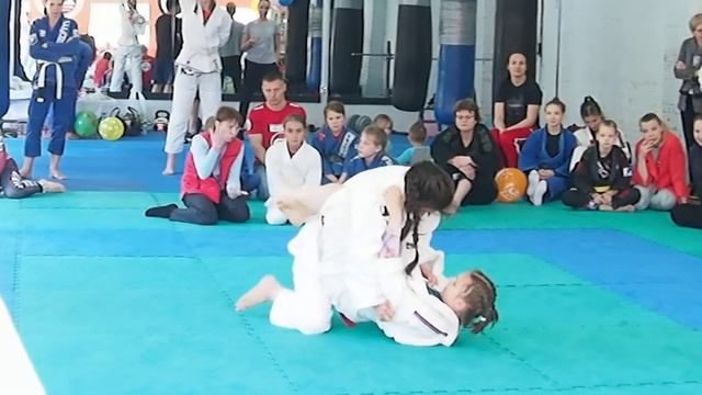 Турнир Fight and Roll Girs_4_05_2019_Gi_дети_Новички 56_Ходжиева VS Сергеева смотреть онлайн