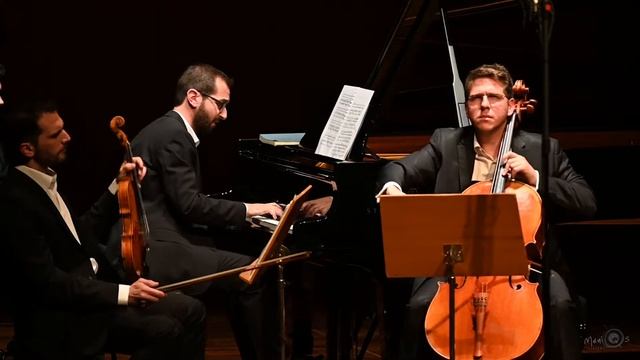 Skalkottas: 8 Variations on a Greek folk theme - trio el Greco смотреть онлайн