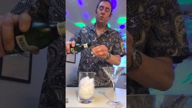 How to make a Gibson cocktail смотреть онлайн