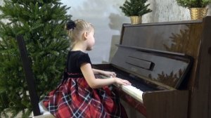 Дмитрий Шостакович - Гавот (из цикла Танцы Кукол) / исп. Евангелина Егорова (6 лет)