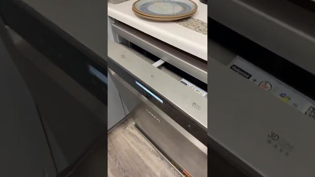 Hotpoint 3D zone dishwasher - self opening смотреть онлайн