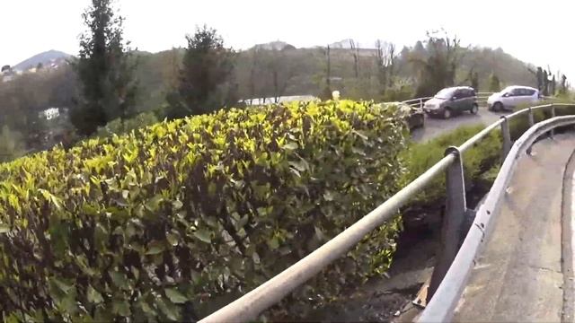 Это на секундочку Автобусная Остановка - Вот Вам и Европа!!! смотреть онлайн
