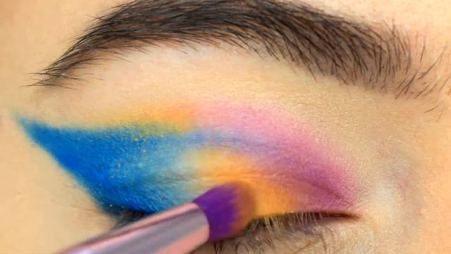 Эффектный и легкий радужный макияж | Rainbow makeup смотреть онлайн
