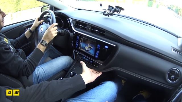 Toyota Auris Touring Sports | Versatile, ma siam rimasti chiusi dentro! смотреть онлайн
