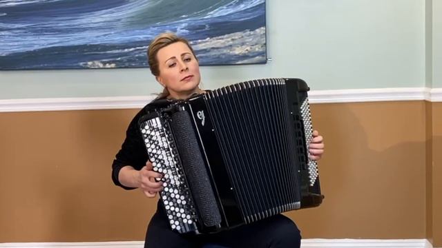 Our teacher Tatyana Hrytsay playing the bayan (chromatic button accordion) смотреть онлайн