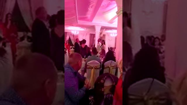 ВЕСИЛЯЧКО ВИКТОРА ТА ИРЫНКЫ РЕСТОРАН ШОТО РОЯЛЬ смотреть онлайн