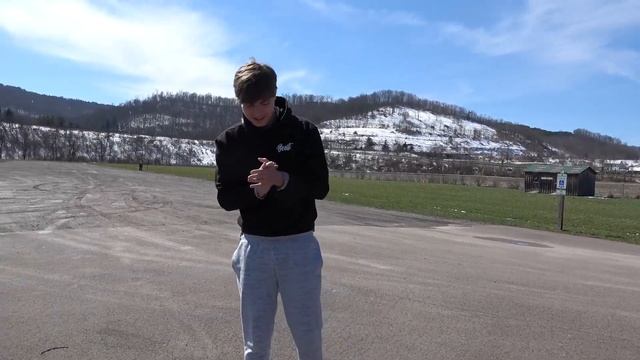 Tying My Shoes In Every State (World Record) смотреть онлайн