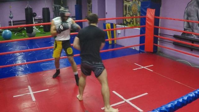 Тренировочный спарринг Самуэль Даниэль Vs. Роман Гурин(2)