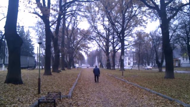 Бульвар Свободы. Осеннее утро. смотреть онлайн