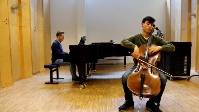 E. Lalo cello concerto, 1st movement - Stian Wiig смотреть онлайн